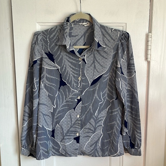 Women's Vintage Leaves Pattern Casual Hollow Denim Shirt main image 1